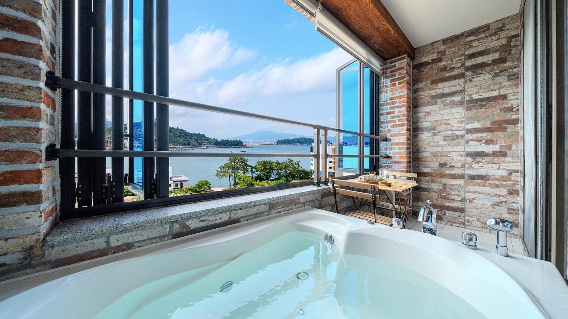 Yeosu View Foret Pension Exterior photo